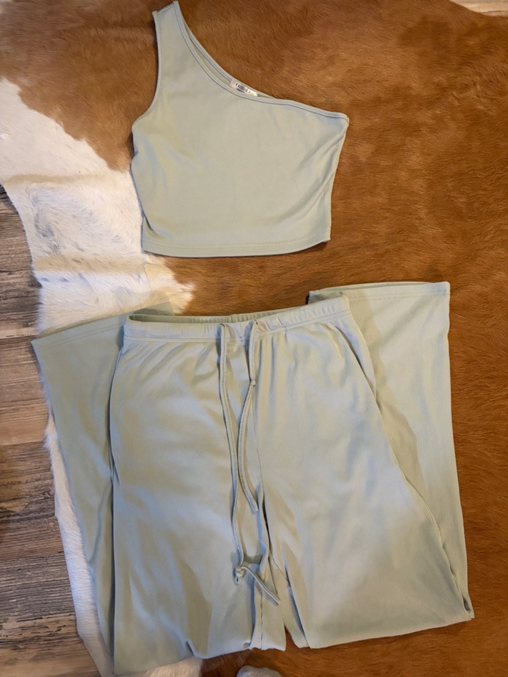 One-Shoulder Crop Top and Drawstring Lounge Pants Set - Pale Mint